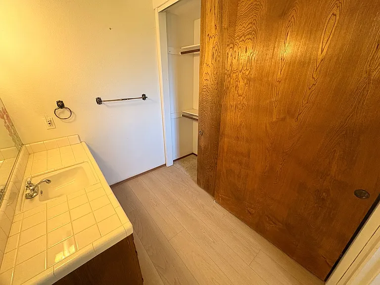 1253 Jamestown St — Photo 9