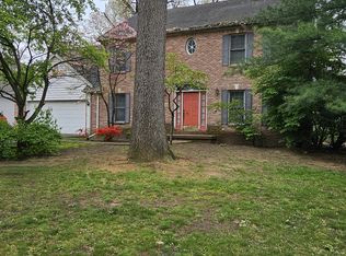 8342 Country Brook Dr, Holland, OH 43528