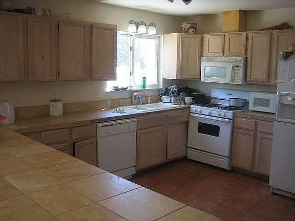 Huge kitchen!