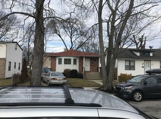 408 Clinton Ave, Rockville Centre, NY 11570