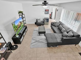 9112B SW 20th St, Davie, FL 33324