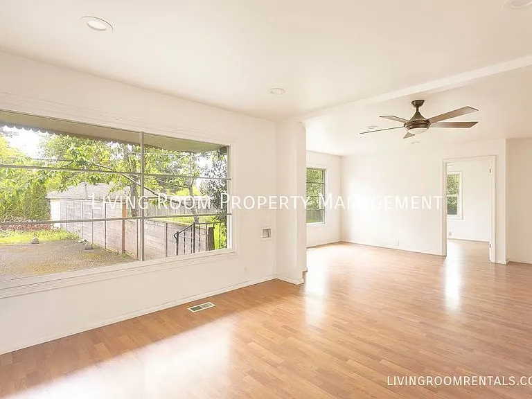 4642 NE Emerson St — Photo 4