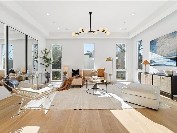 3rd image of 105 Laidlaw Ave #3