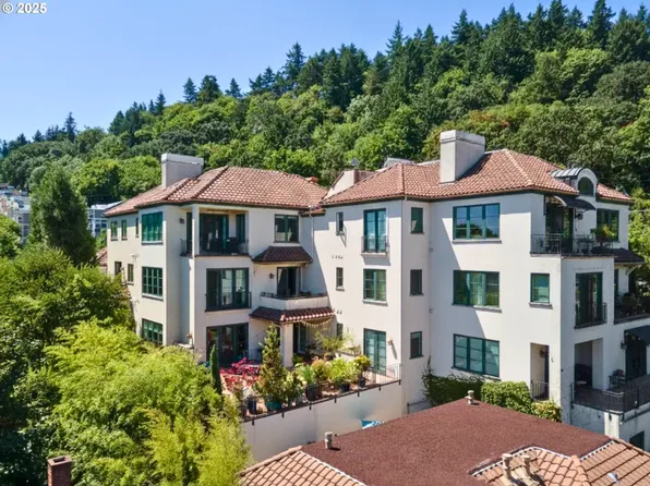 3328 SW Barbur Blvd #5, Portland, OR 97239