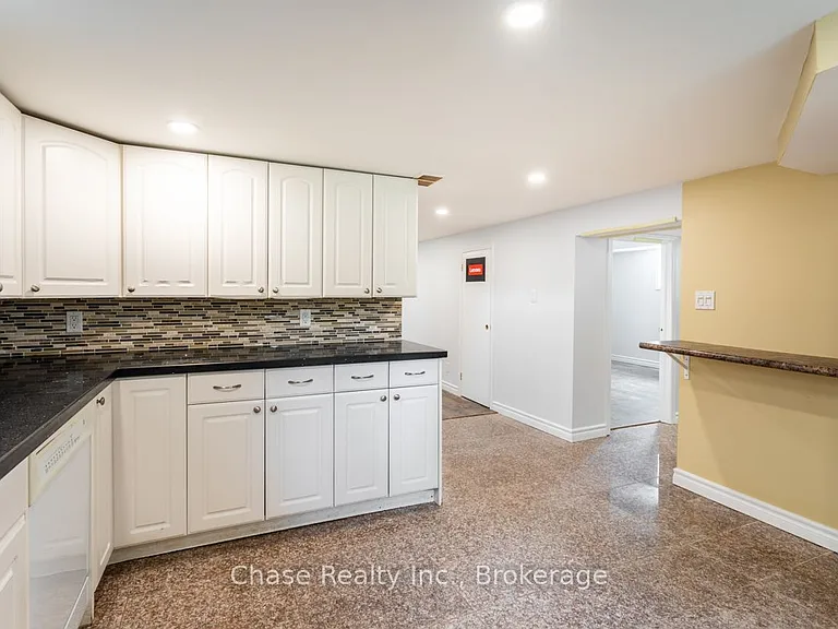 402 Guelph Line — Photo 12