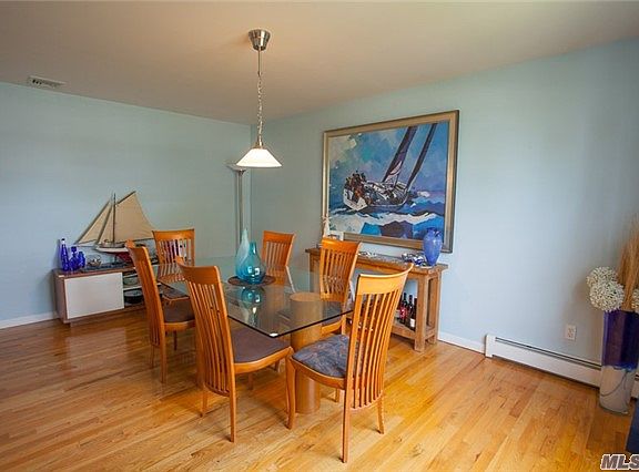 4th image of 360 Bayville Ave