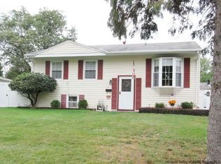21 Cherry Ln, Saugerties, NY 12477