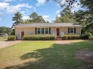 28 Dewar St, Fuquay Varina, NC 27526