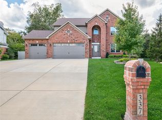 337 Meadowbrook Dr, Ballwin, MO 63011