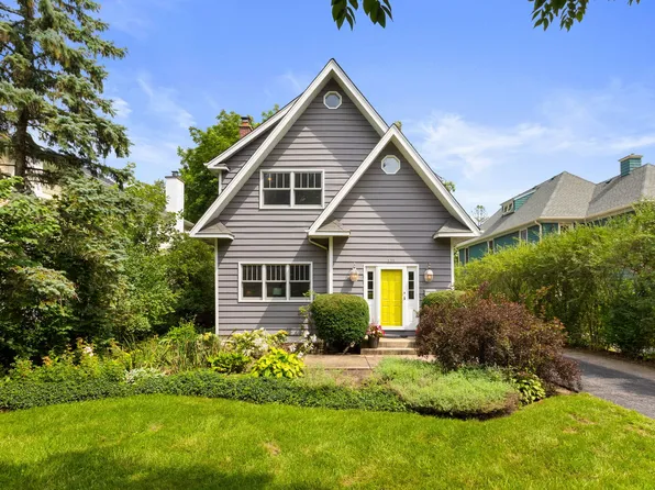 139 Washington Cir, Lake Forest, IL 60045