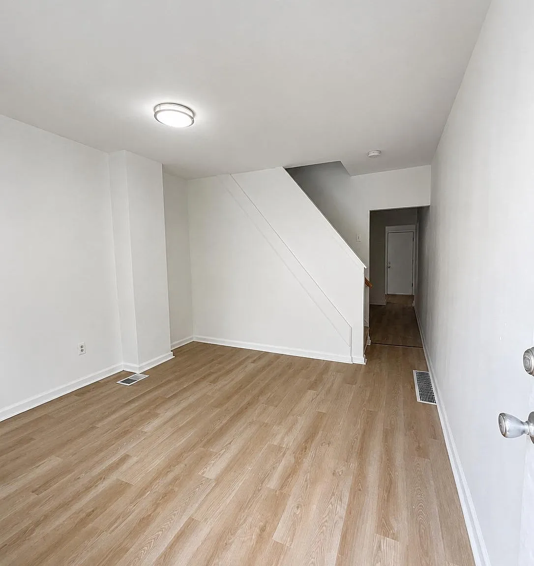 2 bed, 1.0 bath, 672 sqft, $1,675 — Photo 2