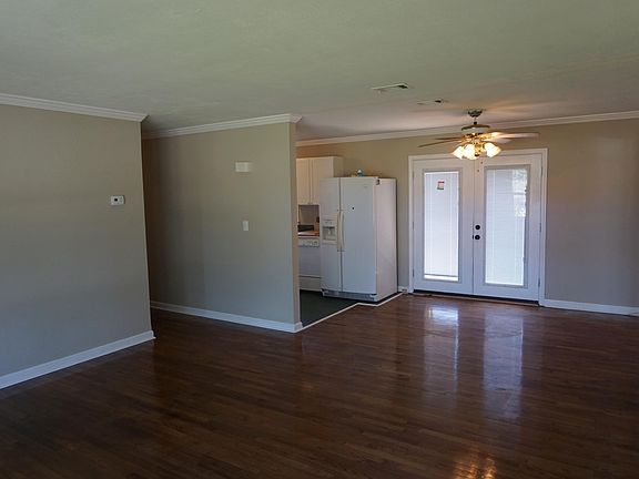4th image of 2974 Park St