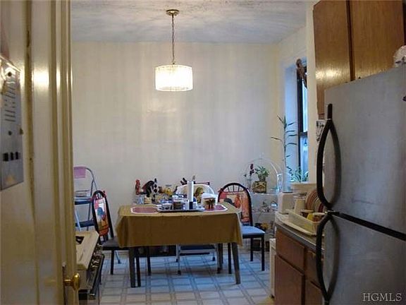 3rd image of 2922 Barnes Ave APT 6K