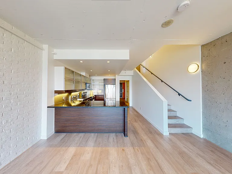 33 Water St — Photo 20