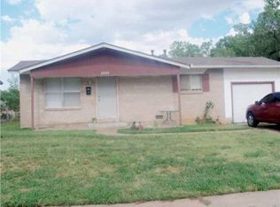 2205 Queensbury Rd, Moore, OK 73160