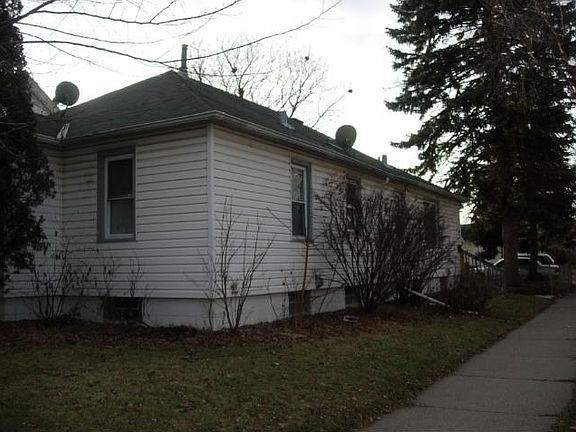 5th image of 2900 36th Ave S