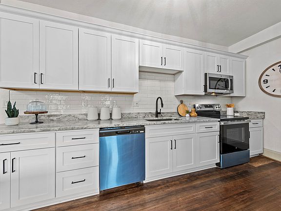 2nd image of 1529 Ashley Ave