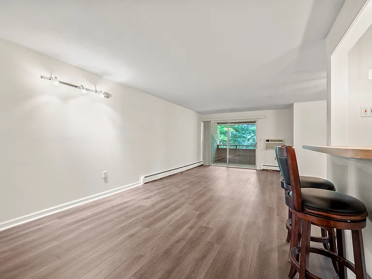 38 Rambling Brook Ln #B6 — Photo 8
