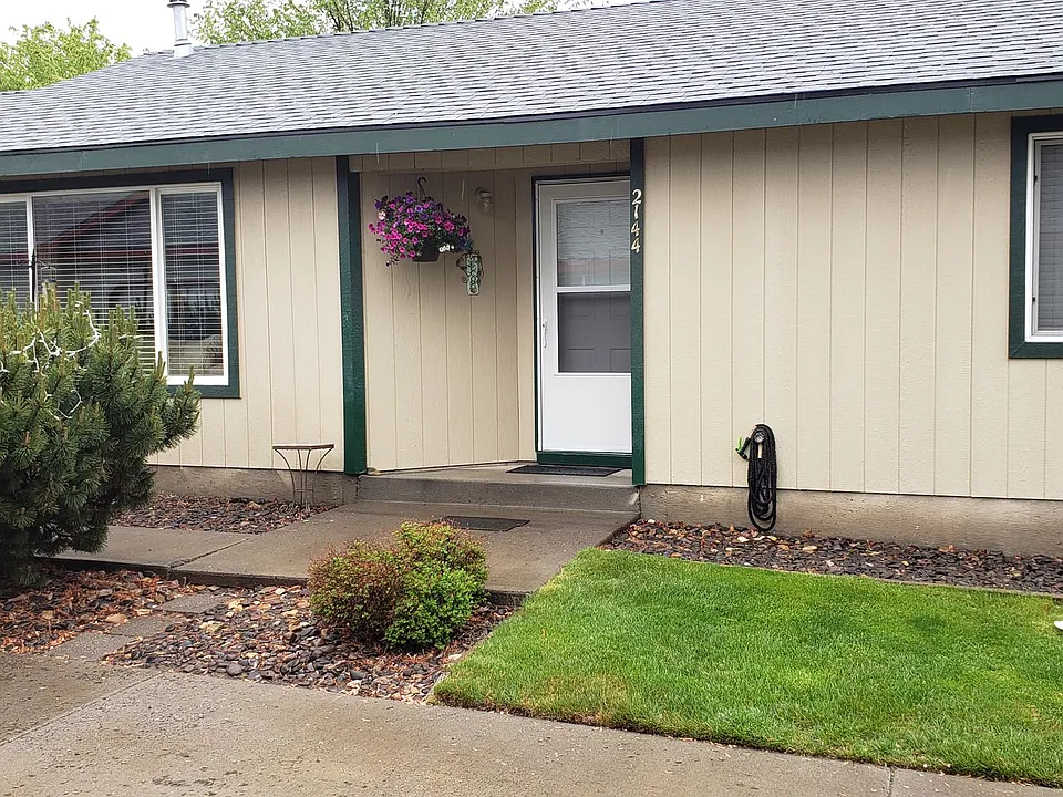 2144 SW Reindeer Ave #2146
