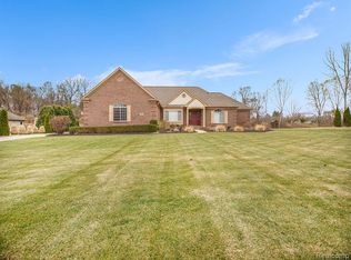 10065 Majestic Blvd, Clarkston, MI 48348