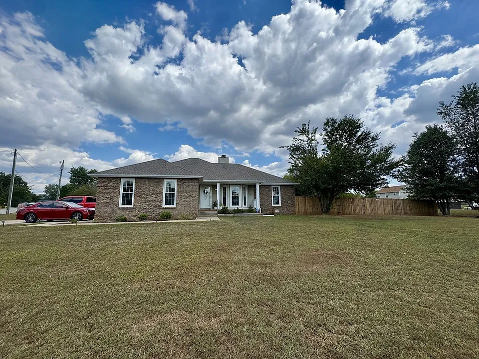 1201 Crystal Dr