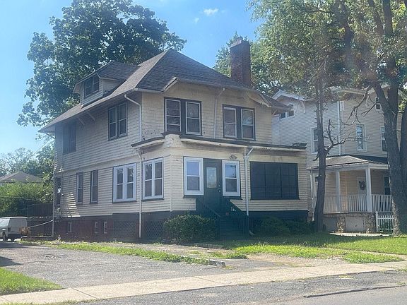 3rd image of 48 S Burnet St