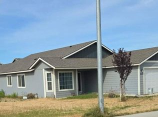 2612 Oriole St, Umatilla, OR 97882