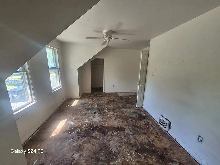 2041 Warner Ave — Photo 11