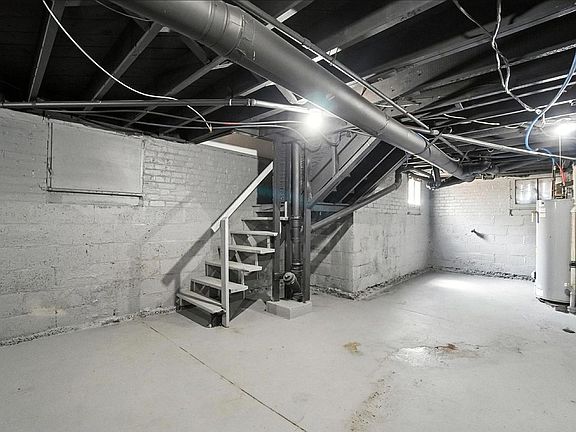 4th image of 887-889 E Livingston Ave