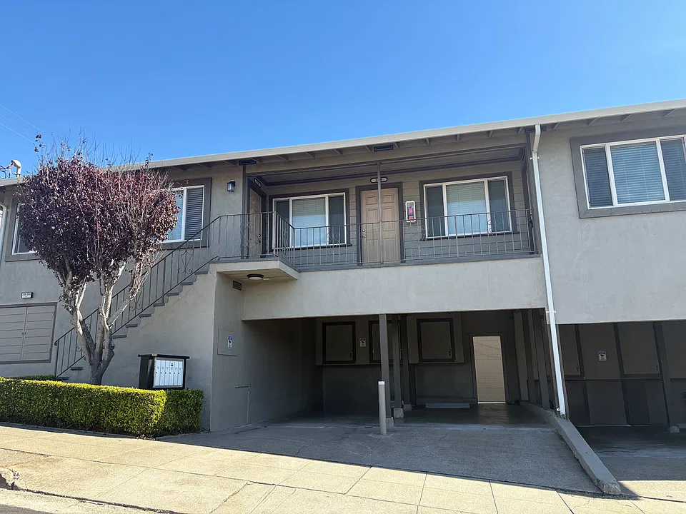 306 Locust Ave