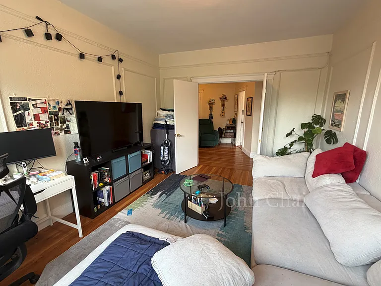 70 Chiswick Rd #21 — Photo 11