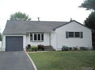 61 Clearland Ave, Carle Place, NY 11514