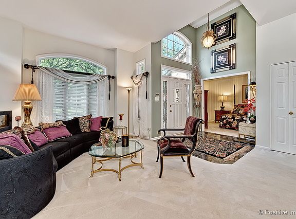 3rd image of 4821 Creek Dr