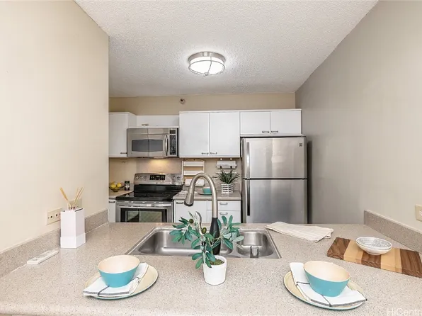 60 N Beretania St APT 409, Honolulu, HI 96817