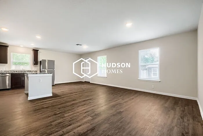 219 Garcia St — Photo 4