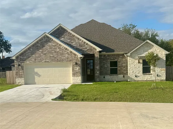 320 E Marshall Ct, Palmer, TX 75152