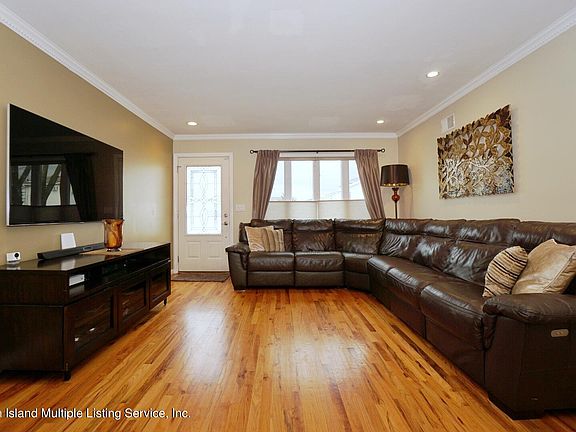 4th image of 31 Bouton Ln