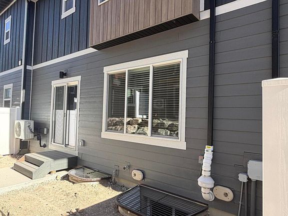 3rd image of 1526 W Bright Eyes Ln