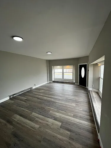 242 N Broadway Photo 1