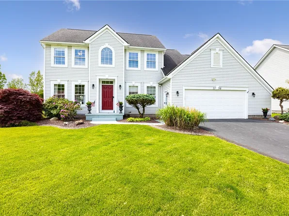 1156 Channing Woods Dr, Webster, NY 14580