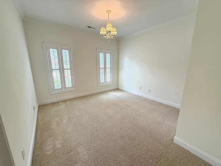 1102 Kinloch Dr — Photo 16