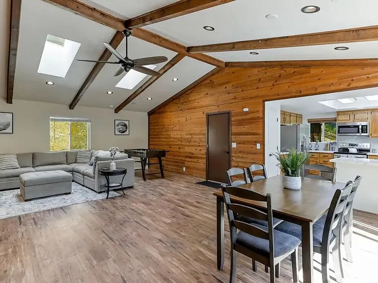 Racoon Dr — Photo 11