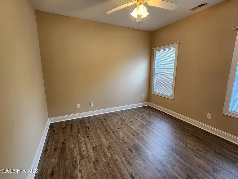 601 Creekway Cir SE — Photo 16
