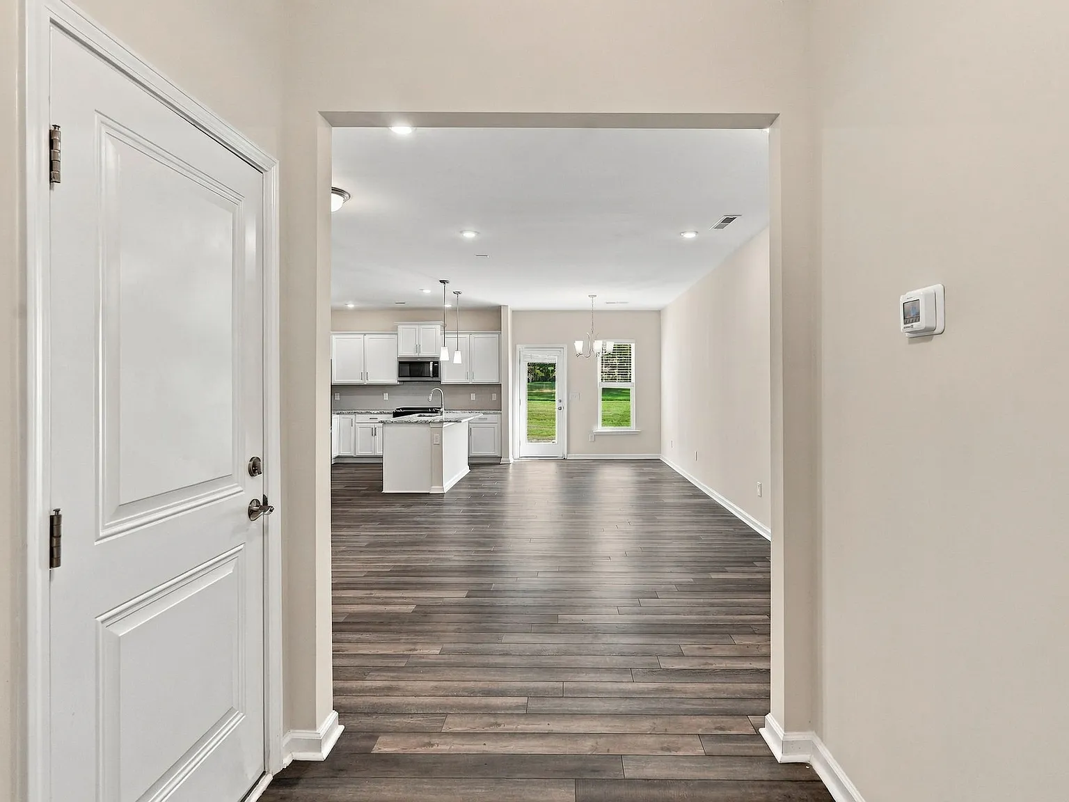 3 bed, 2.5 bath, 1558 sqft, $1,995 — Photo 4