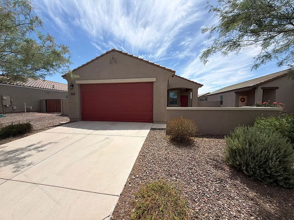 3673 E Sandoval Dr