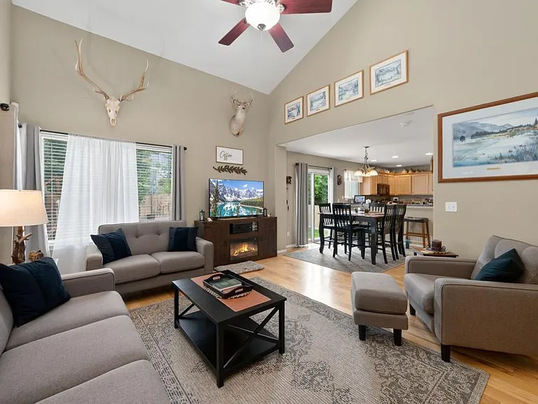 2109 Blue Wing Dr — Photo 4