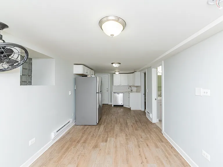 1431 W Flournoy St #G — Photo 4