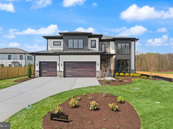 1712 Dalewood Pl, Mc Lean, VA 22101