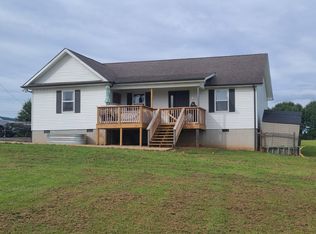 842 Kelly Ln, Pikeville, TN 37367