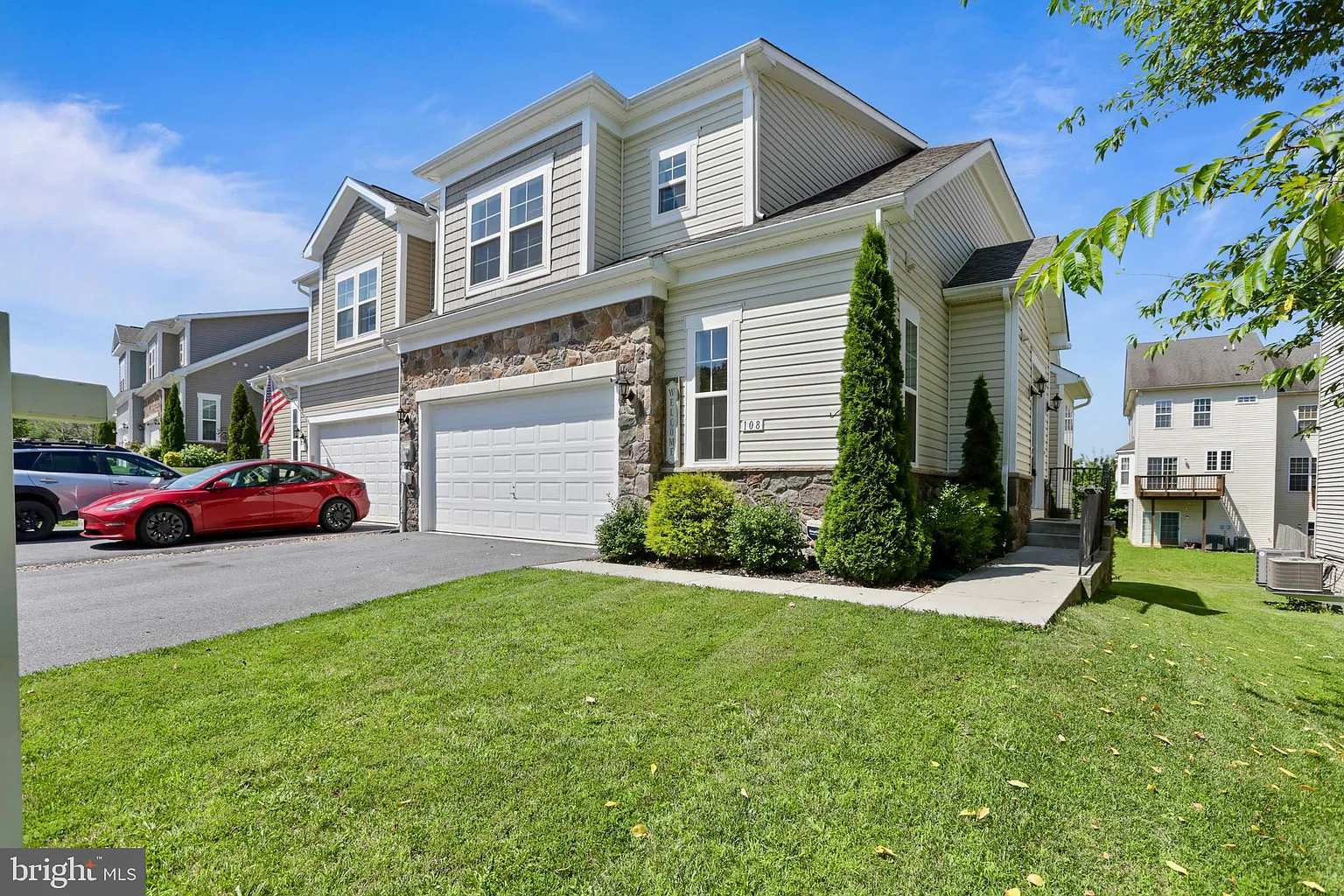 108 Strathmore Way E photo 1